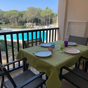 studio-cabine-vu-sur-piscine.fr-provencehotel.com/